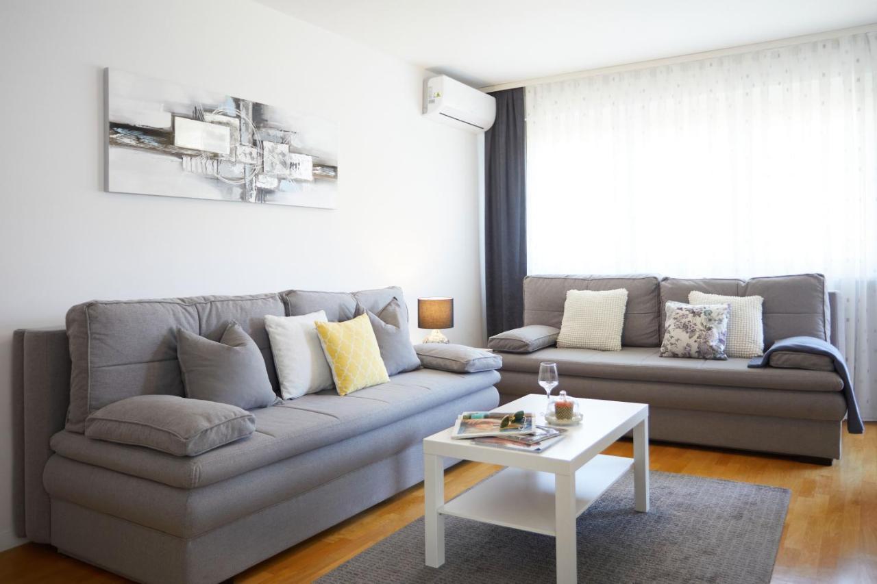 Spacious 2Bdr Apartment Near Business District 자그레브 외부 사진