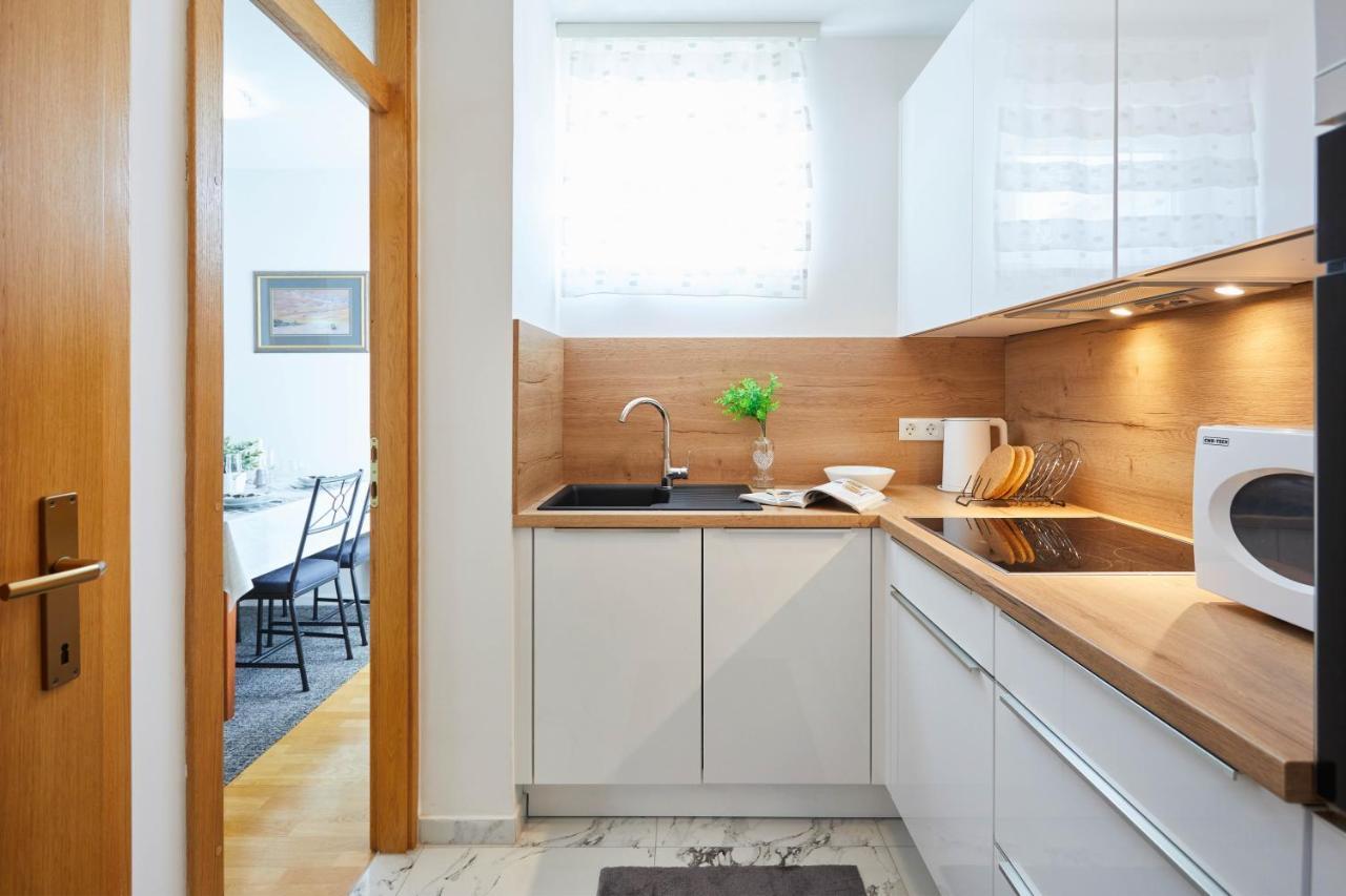 Spacious 2Bdr Apartment Near Business District 자그레브 외부 사진