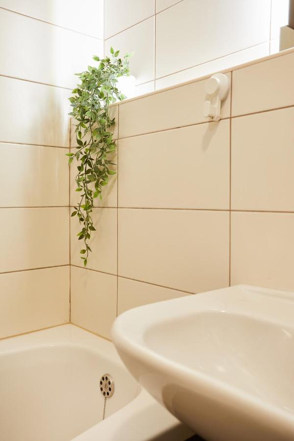 Spacious 2Bdr Apartment Near Business District 자그레브 외부 사진
