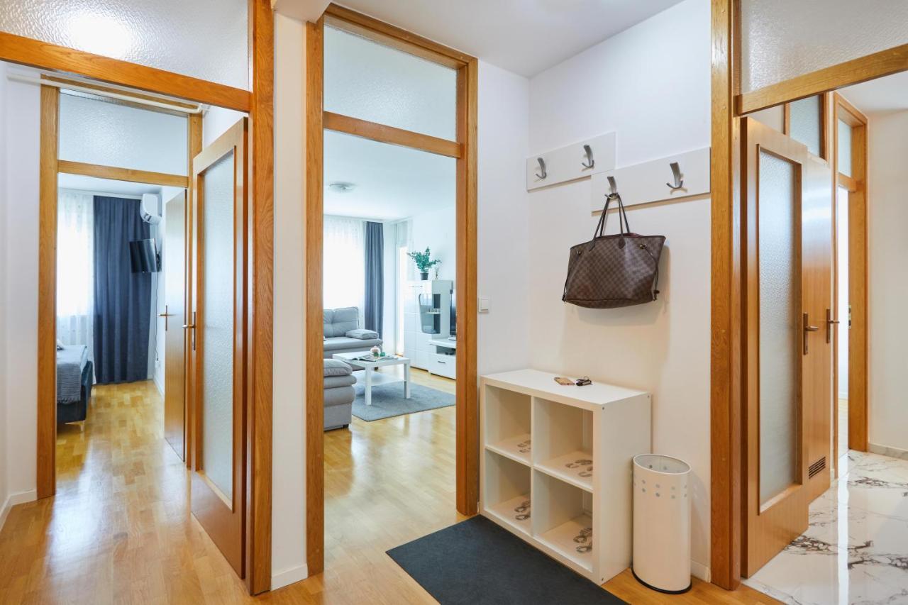 Spacious 2Bdr Apartment Near Business District 자그레브 외부 사진